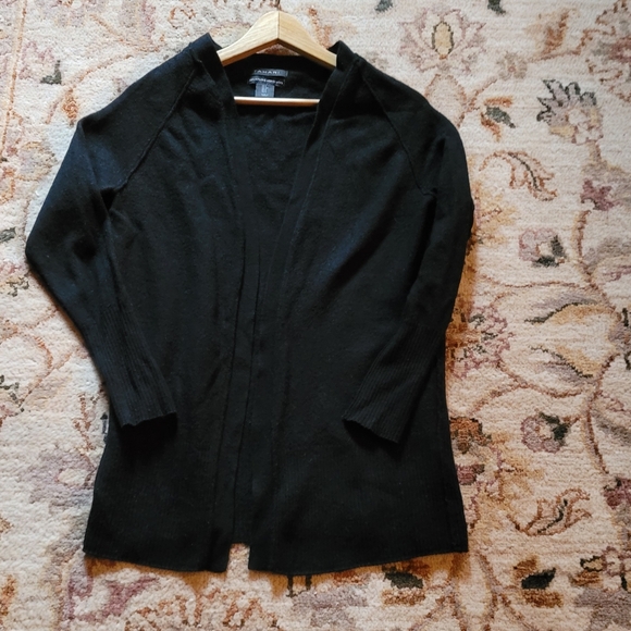 ...Womens Tahari extra fine merino wool sweater. - Picture 2 of 5